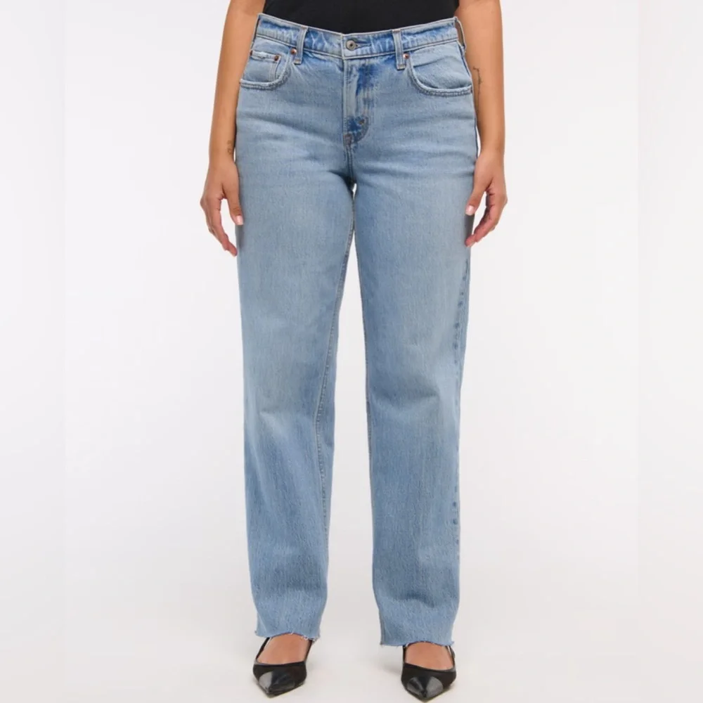 NWOT Mid Rise 90s Straight - Picture 4 of 6